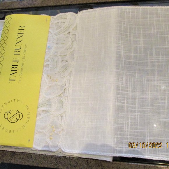 Secret Celebrity Easter Table Runner Easter Egg Embroidered 14 X 72 NWT - Picture 4 of 9